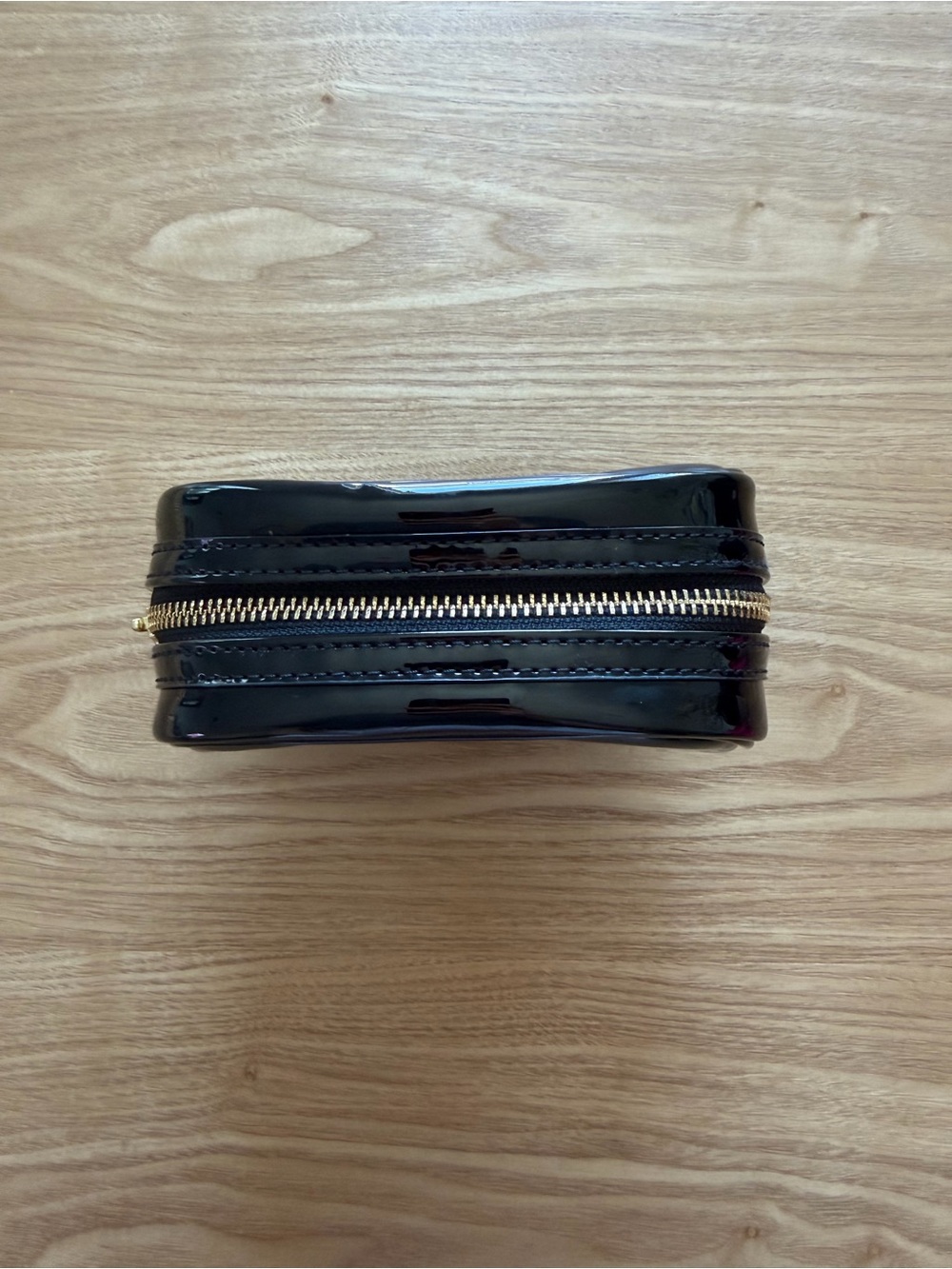 Tory Burch Glossy Black Patent Logo Pouch - Picture 2 of 6